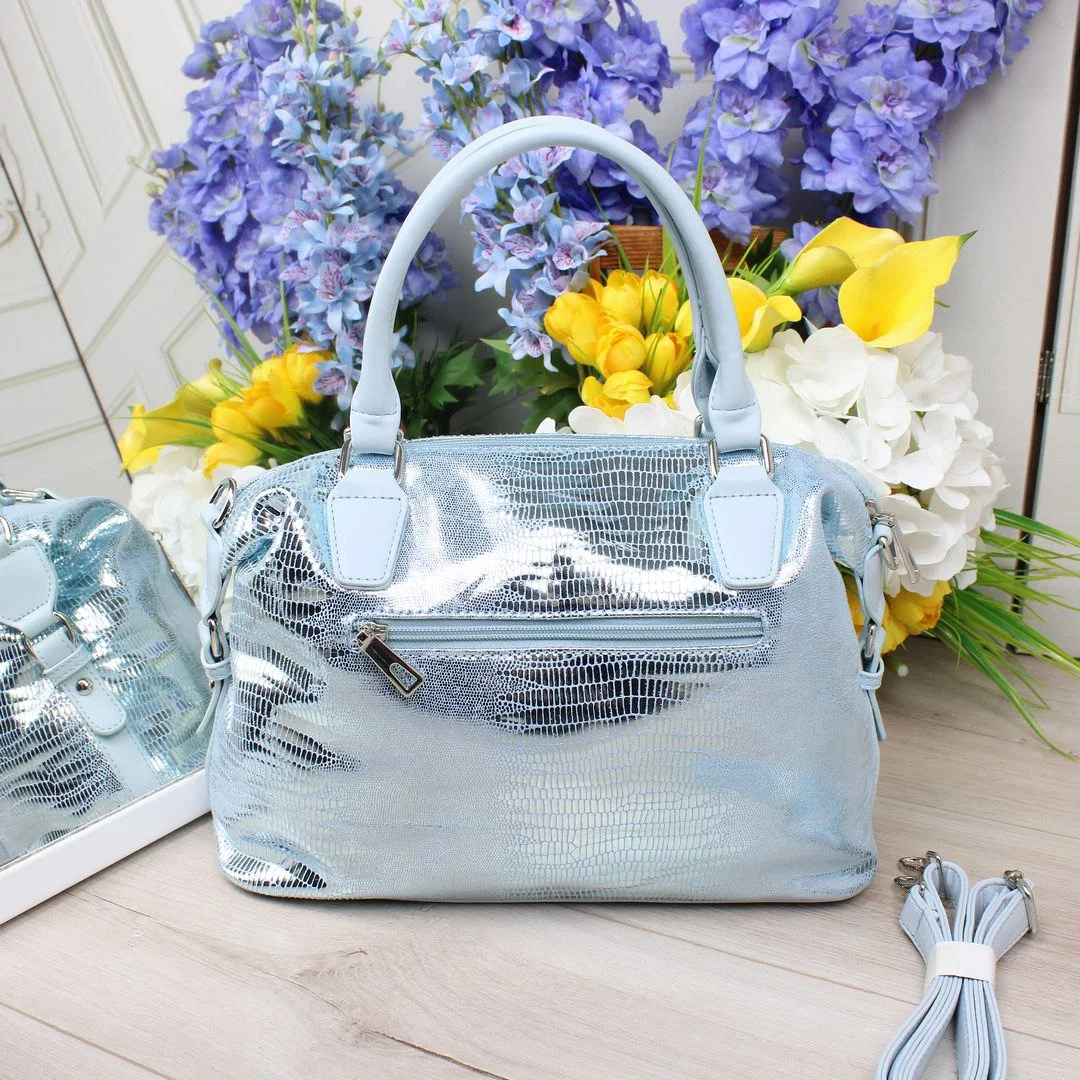 Жіноча блакитна сумка через плече з лазерної екошкіри